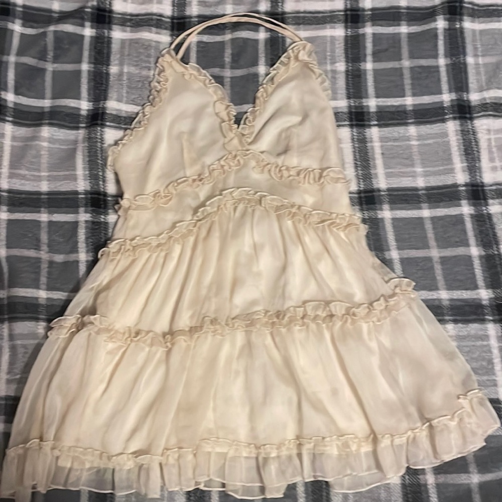 Cute light yellow frilly dress from Windsor! Size S/M